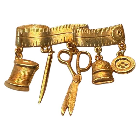 Wholesale Bulk Lot 12 Gold Tone Sewing Tape Measure Scissors Thimble Brooch - Picture 1 of 4